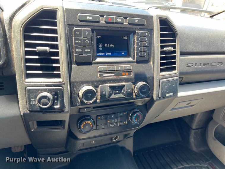 image for item DS3053 2018 Ford F250 Super Duty XL Crew Cab pickup truck