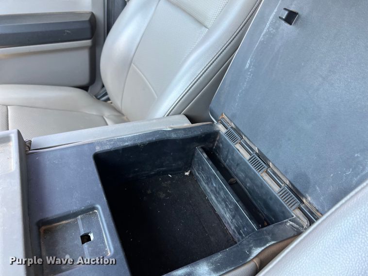 image for item DS3053 2018 Ford F250 Super Duty XL Crew Cab pickup truck