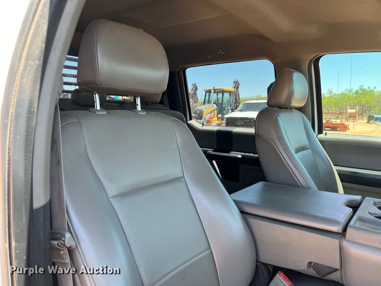 image for item DS3053 2018 Ford F250 Super Duty XL Crew Cab pickup truck