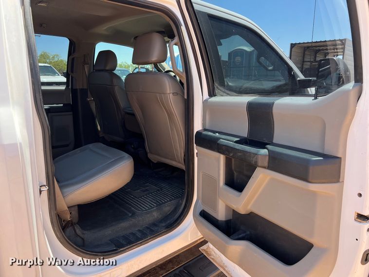 image for item DS3053 2018 Ford F250 Super Duty XL Crew Cab pickup truck