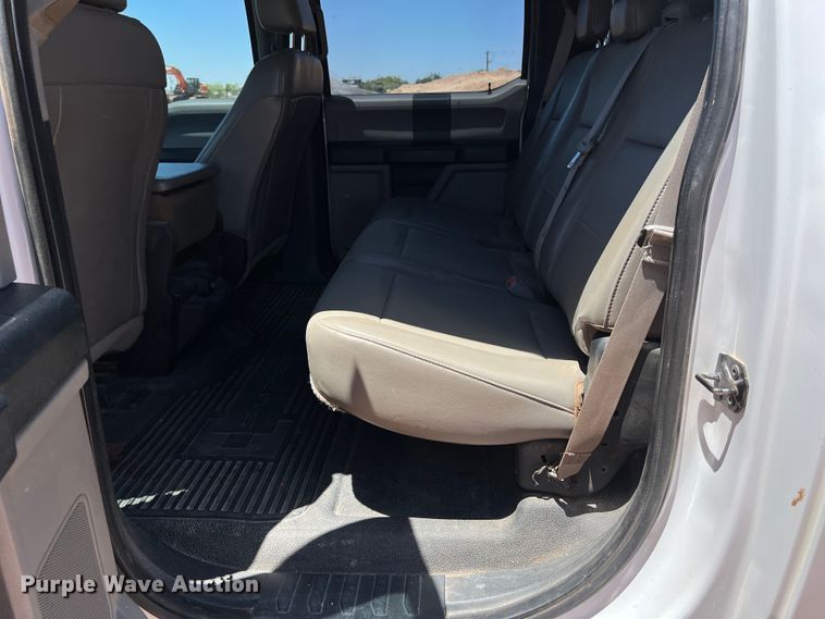 image for item DS3053 2018 Ford F250 Super Duty XL Crew Cab pickup truck