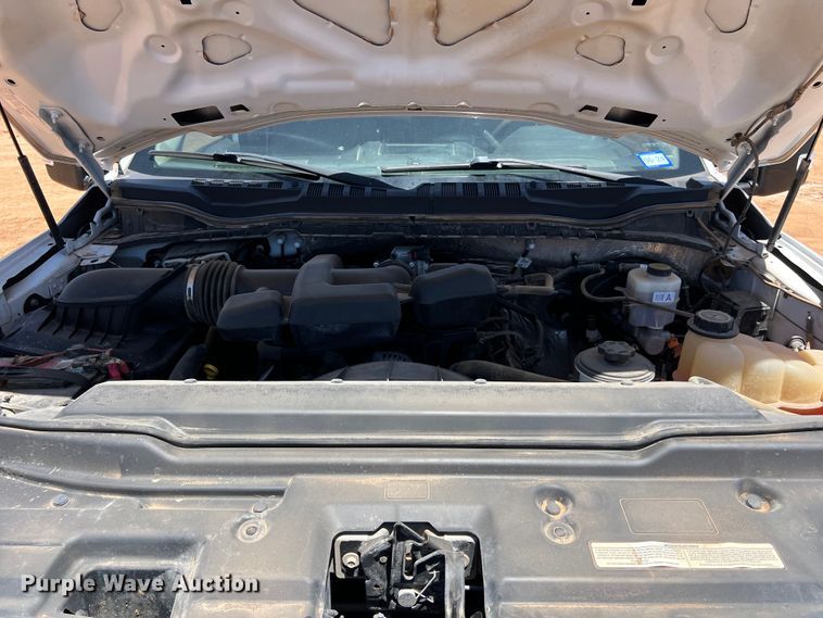 image for item DS3053 2018 Ford F250 Super Duty XL Crew Cab pickup truck