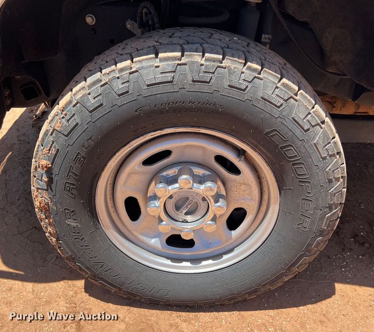 image for item DS3053 2018 Ford F250 Super Duty XL Crew Cab pickup truck