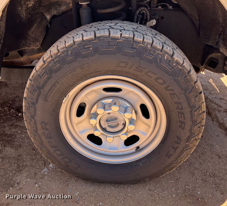 image for item DS3053 2018 Ford F250 Super Duty XL Crew Cab pickup truck