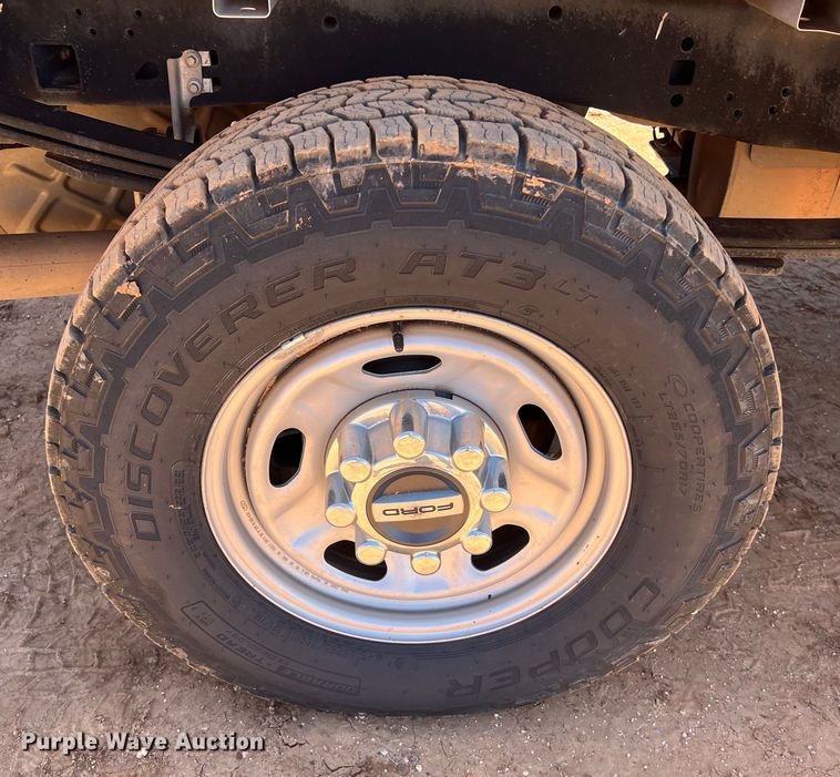 image for item DS3053 2018 Ford F250 Super Duty XL Crew Cab pickup truck