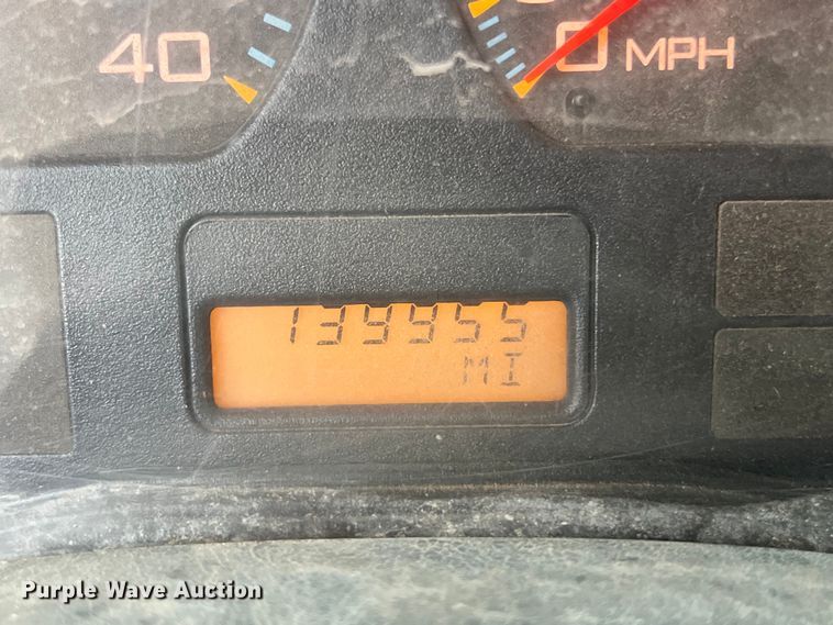 image for item DS3056 2008 International  4300 truck cab and chassis