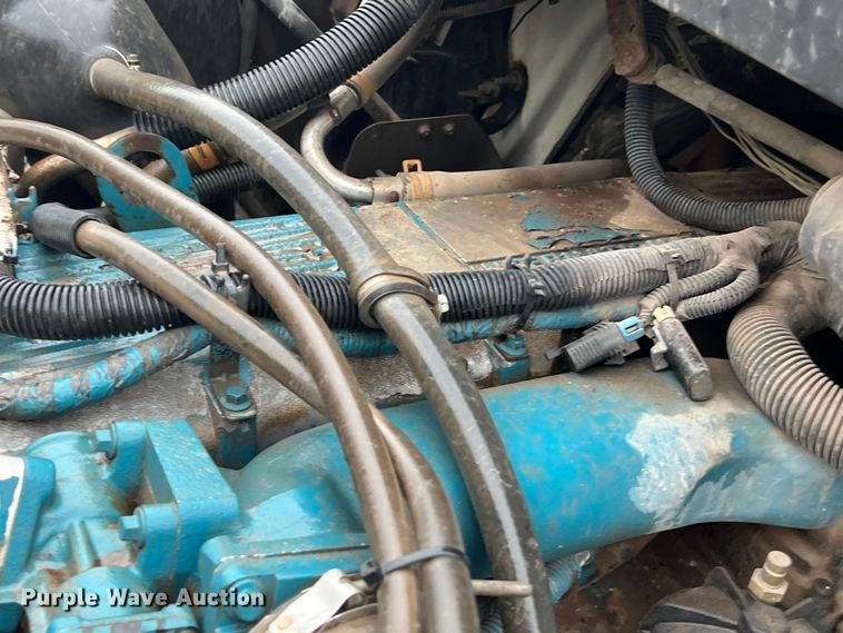 image for item DS3056 2008 International  4300 truck cab and chassis