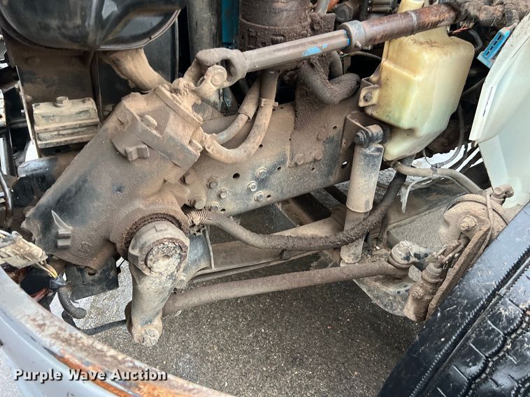 image for item DS3056 2008 International  4300 truck cab and chassis