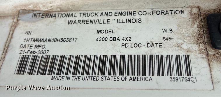 image for item DS3056 2008 International  4300 truck cab and chassis