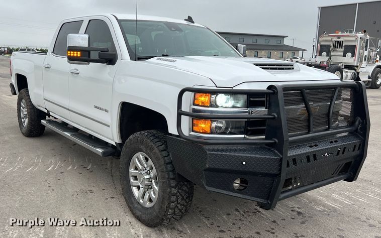 image for item DS3060 2019 Chevrolet  3500HD Crew Cab pickup truck