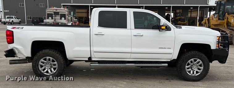 image for item DS3060 2019 Chevrolet  3500HD Crew Cab pickup truck