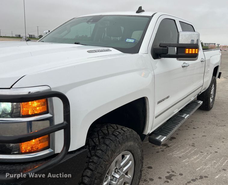 image for item DS3060 2019 Chevrolet  3500HD Crew Cab pickup truck
