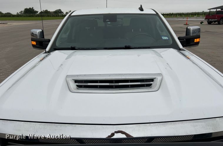 image for item DS3060 2019 Chevrolet  3500HD Crew Cab pickup truck