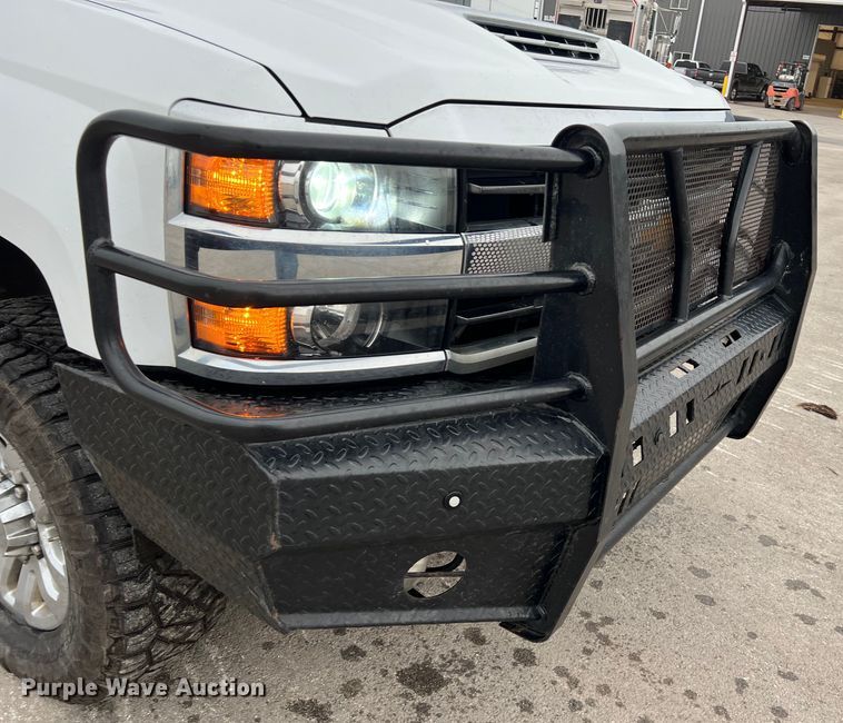 image for item DS3060 2019 Chevrolet  3500HD Crew Cab pickup truck