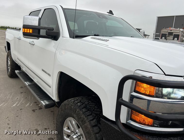 image for item DS3060 2019 Chevrolet  3500HD Crew Cab pickup truck