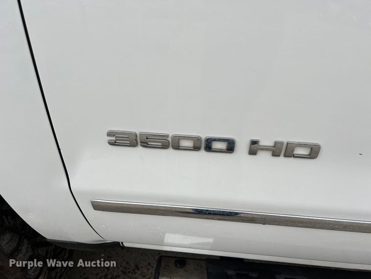 image for item DS3060 2019 Chevrolet  3500HD Crew Cab pickup truck