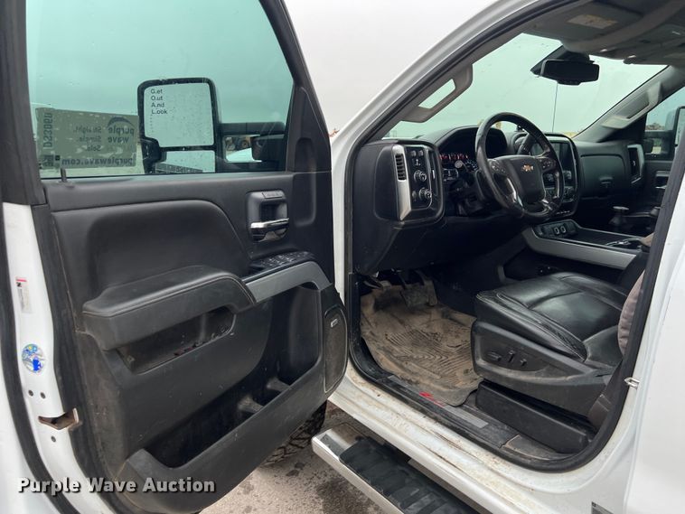 image for item DS3060 2019 Chevrolet  3500HD Crew Cab pickup truck