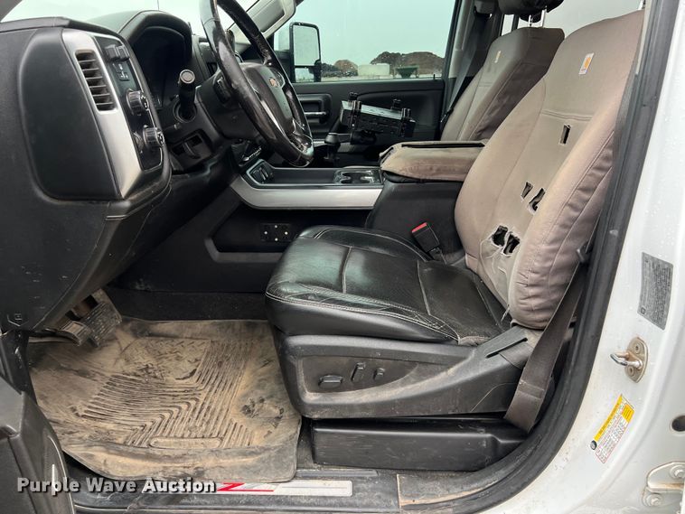 image for item DS3060 2019 Chevrolet  3500HD Crew Cab pickup truck