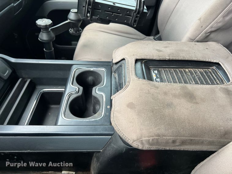 image for item DS3060 2019 Chevrolet  3500HD Crew Cab pickup truck