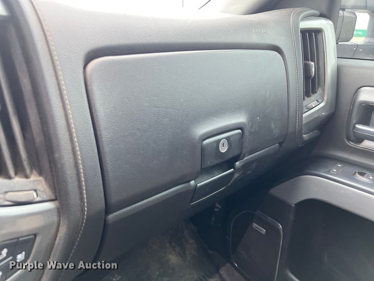 image for item DS3060 2019 Chevrolet  3500HD Crew Cab pickup truck