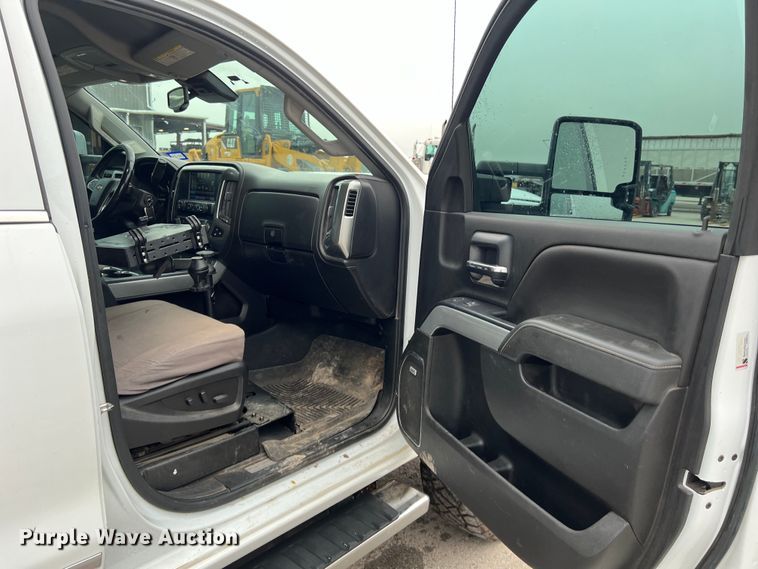 image for item DS3060 2019 Chevrolet  3500HD Crew Cab pickup truck