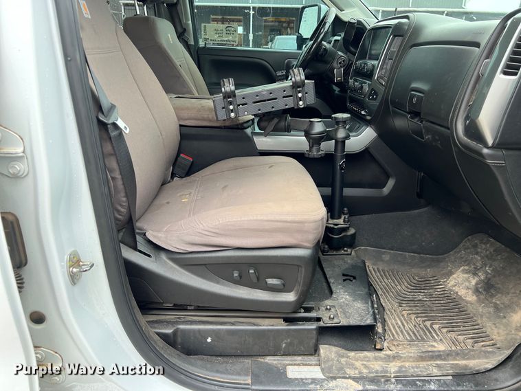 image for item DS3060 2019 Chevrolet  3500HD Crew Cab pickup truck