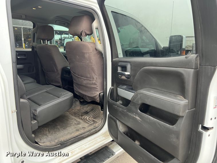 image for item DS3060 2019 Chevrolet  3500HD Crew Cab pickup truck