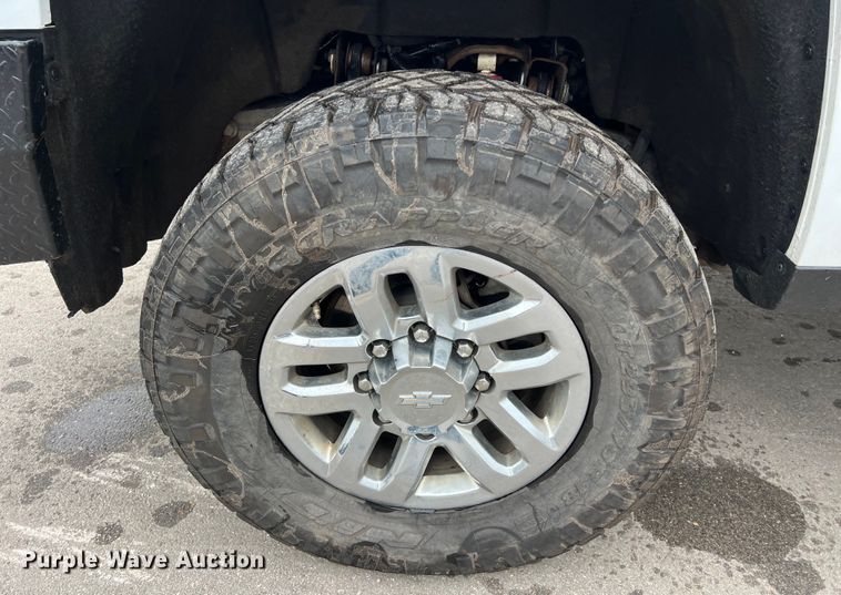 image for item DS3060 2019 Chevrolet  3500HD Crew Cab pickup truck