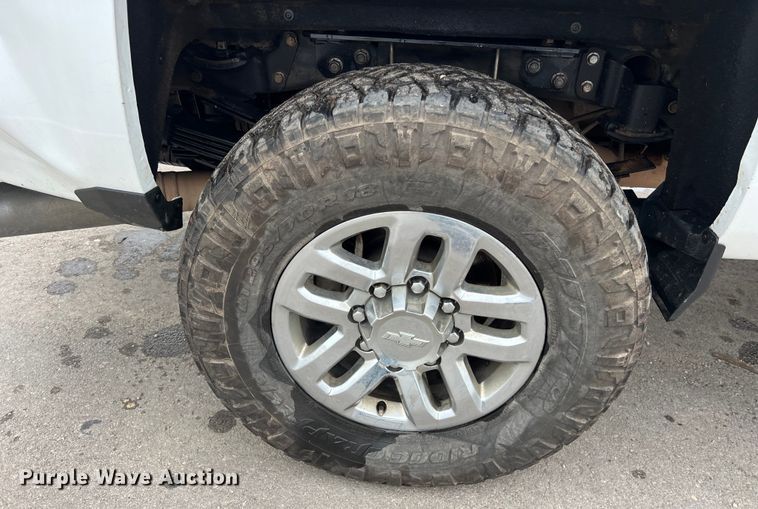 image for item DS3060 2019 Chevrolet  3500HD Crew Cab pickup truck