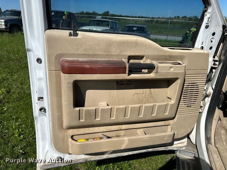 image for item DS4149 2009 Ford F250 Super Duty Crew Cab pickup truck