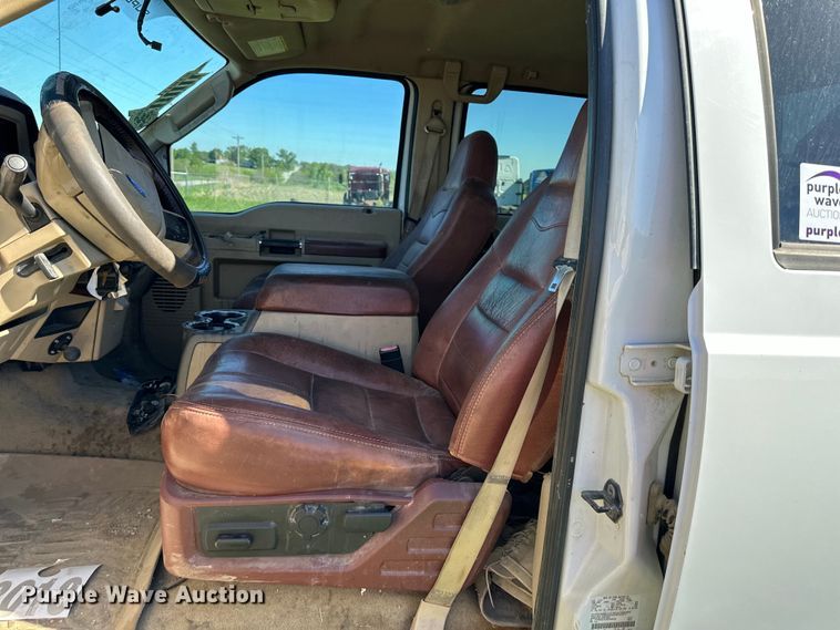 image for item DS4149 2009 Ford F250 Super Duty Crew Cab pickup truck