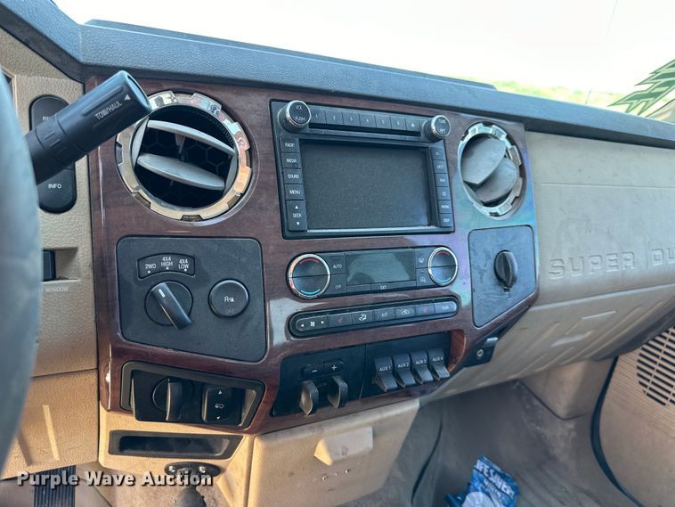 image for item DS4149 2009 Ford F250 Super Duty Crew Cab pickup truck