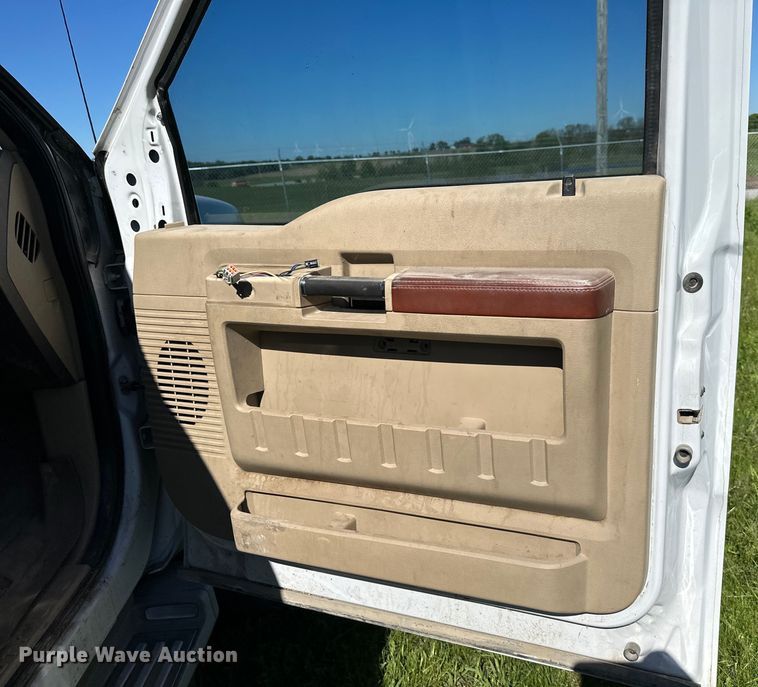 image for item DS4149 2009 Ford F250 Super Duty Crew Cab pickup truck