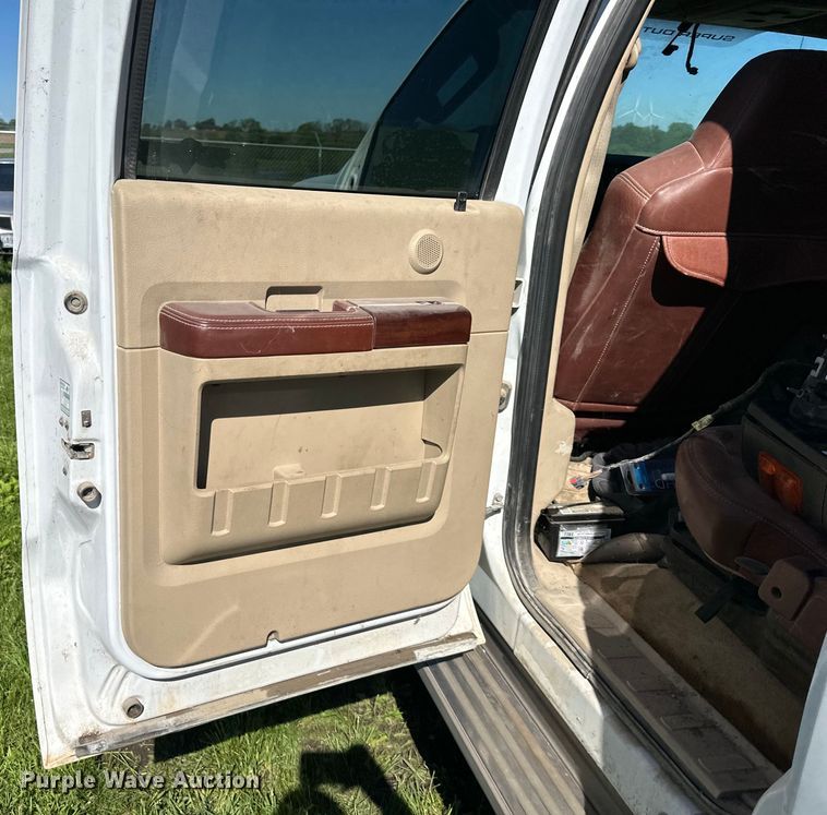 image for item DS4149 2009 Ford F250 Super Duty Crew Cab pickup truck