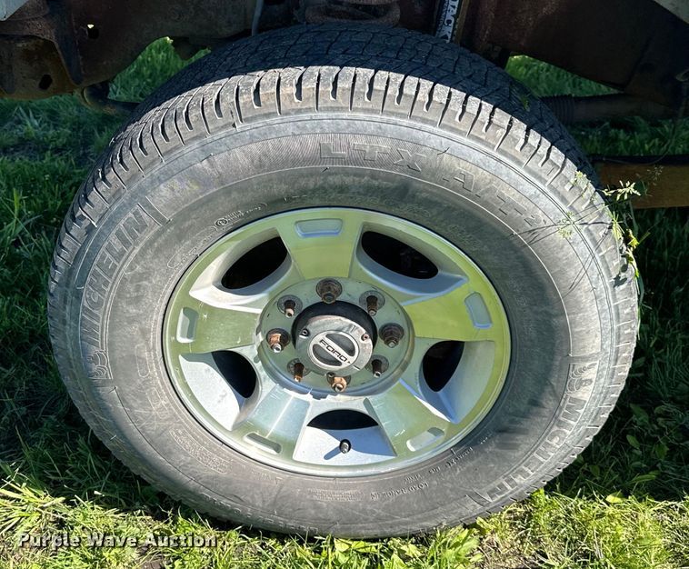 image for item DS4149 2009 Ford F250 Super Duty Crew Cab pickup truck