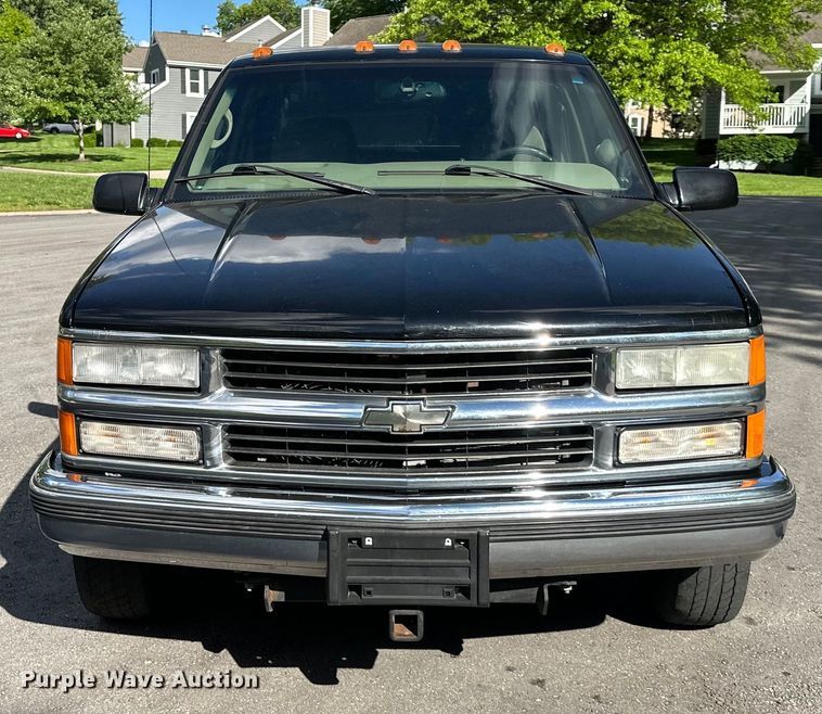 image for item DS4160 2000 Chevrolet C3500 pickup truck