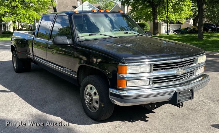 image for item DS4160 2000 Chevrolet C3500 pickup truck