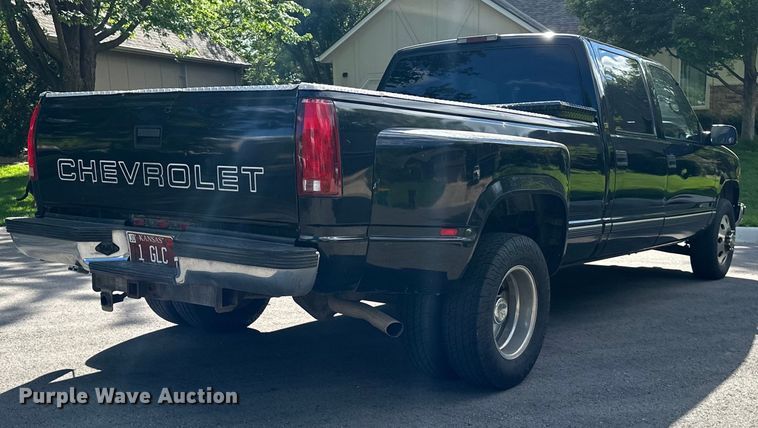 image for item DS4160 2000 Chevrolet C3500 pickup truck