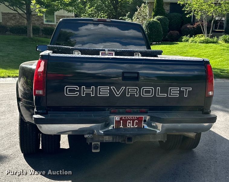 image for item DS4160 2000 Chevrolet C3500 pickup truck