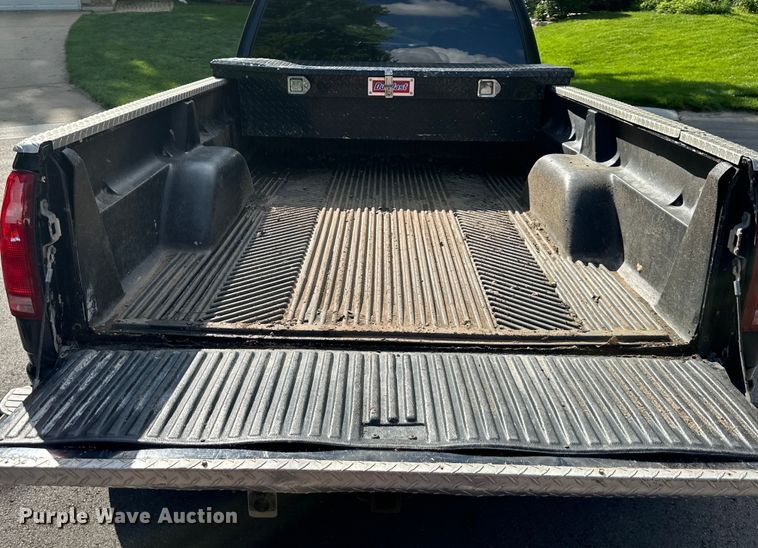 image for item DS4160 2000 Chevrolet C3500 pickup truck