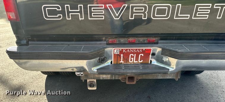 image for item DS4160 2000 Chevrolet C3500 pickup truck