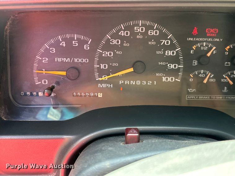 image for item DS4160 2000 Chevrolet C3500 pickup truck