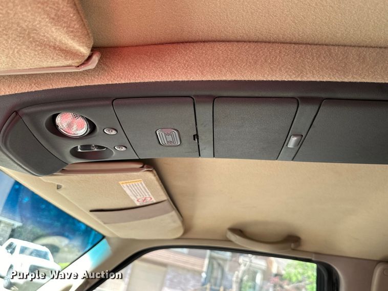 image for item DS4160 2000 Chevrolet C3500 pickup truck