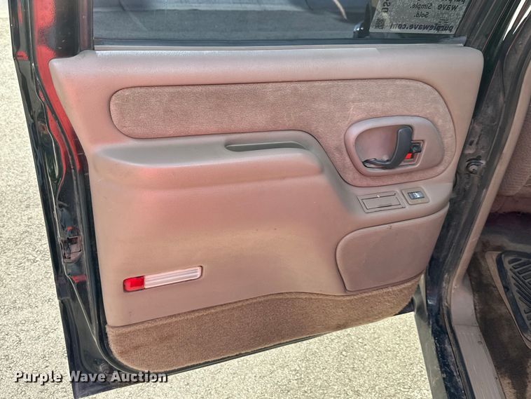 image for item DS4160 2000 Chevrolet C3500 pickup truck