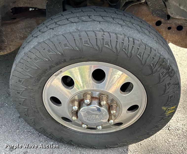 image for item DS4160 2000 Chevrolet C3500 pickup truck