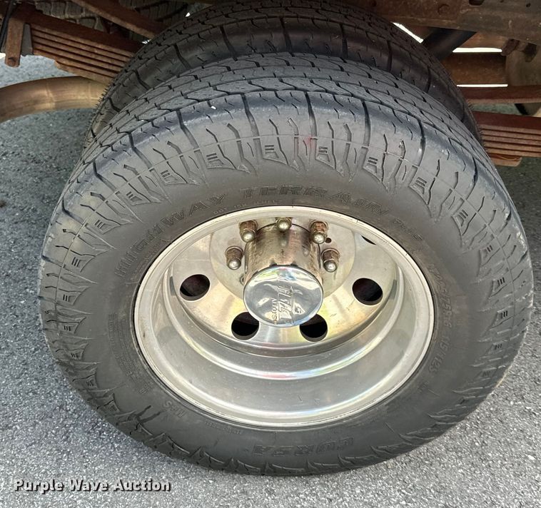 image for item DS4160 2000 Chevrolet C3500 pickup truck