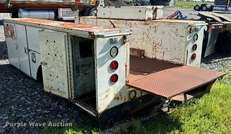 image for item DX0458 Utility bed