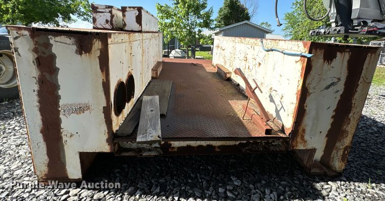 image for item DX0458 Utility bed