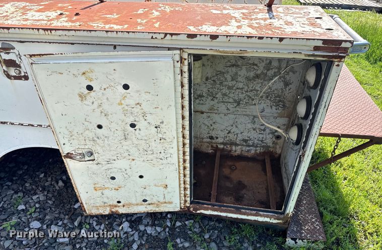 image for item DX0458 Utility bed