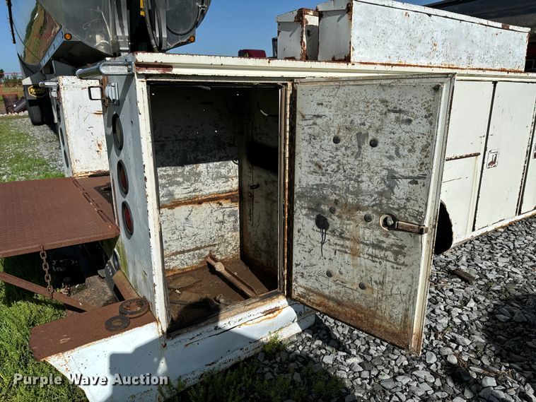 image for item DX0458 Utility bed